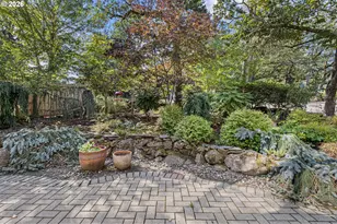 85 W 35th Pl, Eugene, OR 97405 - Photo 3