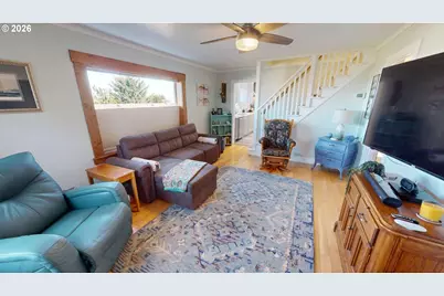 94255 3rd St, Gold Beach, OR 97444 - Photo 3