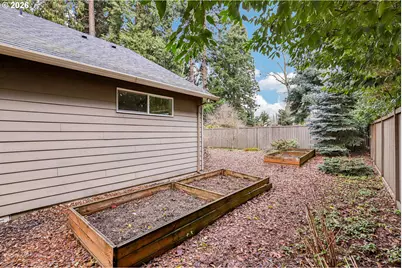 1020 N Juniper St, Canby, OR 97013 - Photo 35