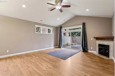 1020 N Juniper St, Canby, OR 97013 - Photo 5