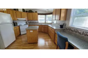 3220 Crescent Ave, Eugene, OR 97408 - Photo 9