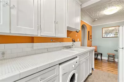 711 NE Randall Ave #105, Portland, OR 97232 - Photo 15