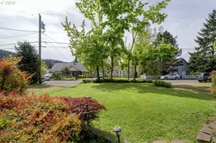 1522 E Washington Ave, Cottage Grove, OR 97424 - Photo 7