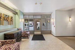 1710 S Harbor Way, Portland, OR 97201 - Photo 3