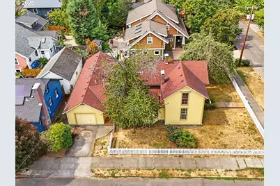 4272 SE Washington St, Portland, OR 97215 - Photo 1