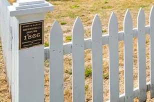 4272 SE Washington St, Portland, OR 97215 - Photo 3