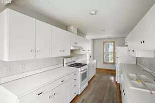 4272 SE Washington St, Portland, OR 97215 - Photo 17