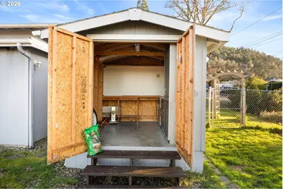 2488 W Lorraine Ave, Roseburg, OR 97471 - Photo 31