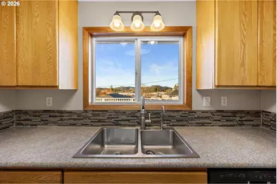 2488 W Lorraine Ave, Roseburg, OR 97471 - Photo 7