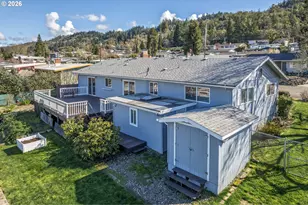 2488 W Lorraine Ave, Roseburg, OR 97471 - Photo 27