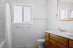 2488 W Lorraine Ave, Roseburg, OR 97471 - Photo 15