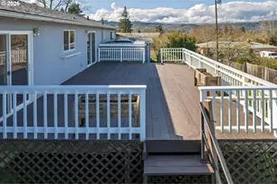 2488 W Lorraine Ave, Roseburg, OR 97471 - Photo 25