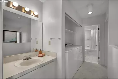 2376 SW Cedar St, Portland, OR 97205 - Photo 21