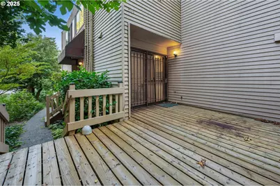 2376 SW Cedar St, Portland, OR 97205 - Photo 25