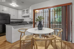 2376 SW Cedar St, Portland, OR 97205 - Photo 9