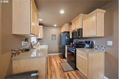 4942 Holly St, Springfield, OR 97478 - Photo 11