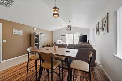 4942 Holly St, Springfield, OR 97478 - Photo 9