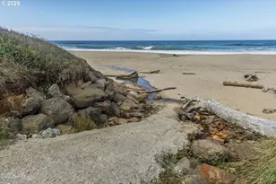 4875 N Hwy 101 80, Depoe Bay, OR 97341 - Photo 27