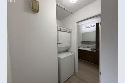 11040 SW Greenburg Rd #206, Portland, OR 97210 - Photo 17