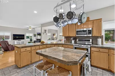 7799 SW 173rd Pl, Beaverton, OR 97007 - Photo 5