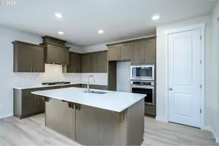 1340 S 32nd Ave, Cornelius, OR 97113 - Photo 11