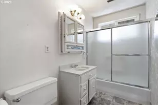 2270 Hoyt St SE, Salem, OR 97302 - Photo 17