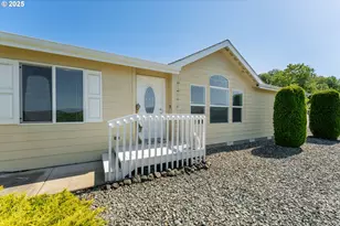 621 Highland Vista Ln, Roseburg, OR 97471 - Photo 3