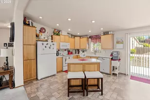 621 Highland Vista Ln, Roseburg, OR 97471 - Photo 7