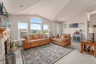 621 Highland Vista Ln, Roseburg, OR 97471 - Photo 5