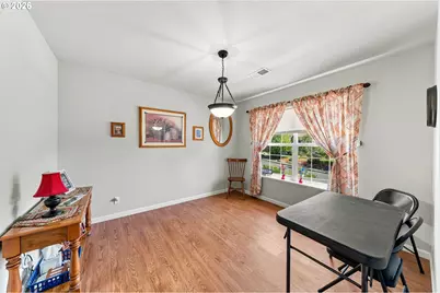 1530 NE Rocky Dr, Roseburg, OR 97470 - Photo 5
