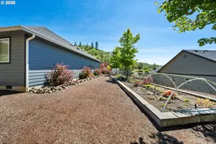 1530 NE Rocky Dr, Roseburg, OR 97470 - Photo 27