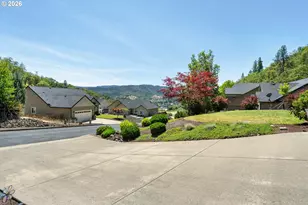 1530 NE Rocky Dr, Roseburg, OR 97470 - Photo 31