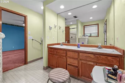 1050 NW Jackson St, Hillsboro, OR 97124 - Photo 21