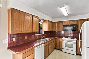 1955 Johnson St, North Bend, OR 97459 - Photo 7