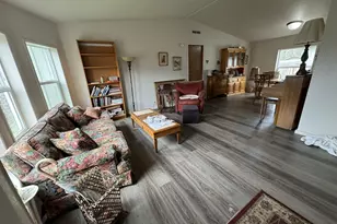 553 Carol St, Lowell, OR 97452 - Photo 3