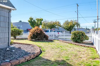 1 SW D St, Castle Rock, WA 98611 - Photo 29