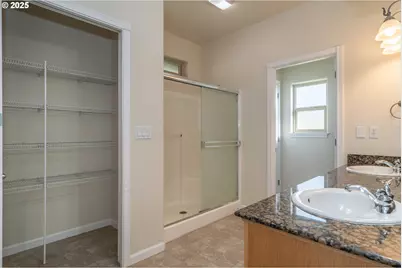 1737 NE Shale Ct, Roseburg, OR 97470 - Photo 29