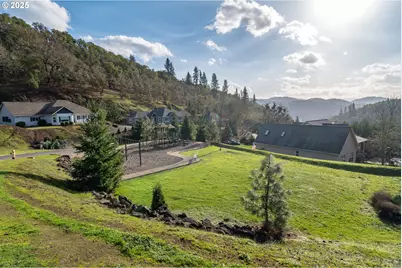 1737 NE Shale Ct, Roseburg, OR 97470 - Photo 43