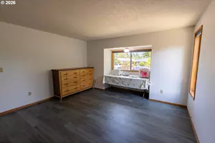 1080 Hope Ave NW, Salem, OR 97304 - Photo 29