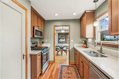 7124 N Montana Ave, Portland, OR 97217 - Photo 9