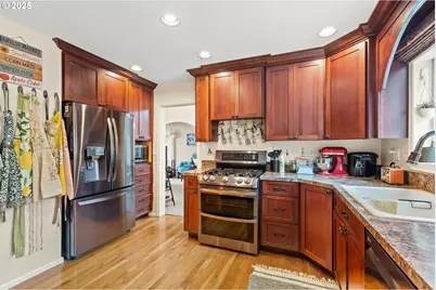 126 Songbird Ct, Roseburg, OR 97470 - Photo 9