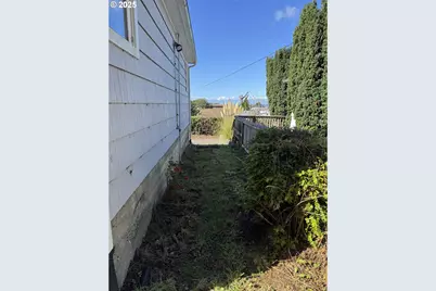 94246 1st St, Gold Beach, OR 97444 - Photo 19