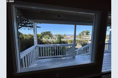 94246 1st St, Gold Beach, OR 97444 - Photo 5