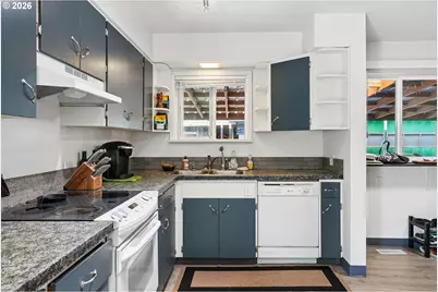 12406 SE Raymond St, Portland, OR 97236 - Photo 17