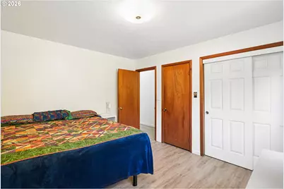 12406 SE Raymond St, Portland, OR 97236 - Photo 19