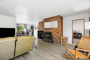 12406 SE Raymond St, Portland, OR 97236 - Photo 11