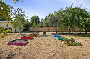 12406 SE Raymond St, Portland, OR 97236 - Photo 7