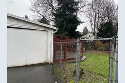 2027 N Webster St, Portland, OR 97217 - Photo 9