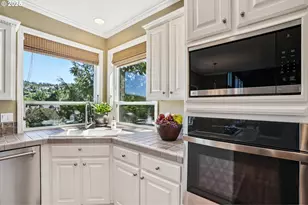 9625 NW Fleischner St, Portland, OR 97229 - Photo 17