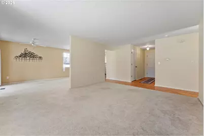401 S Cascade Dr, Woodburn, OR 97071 - Photo 5